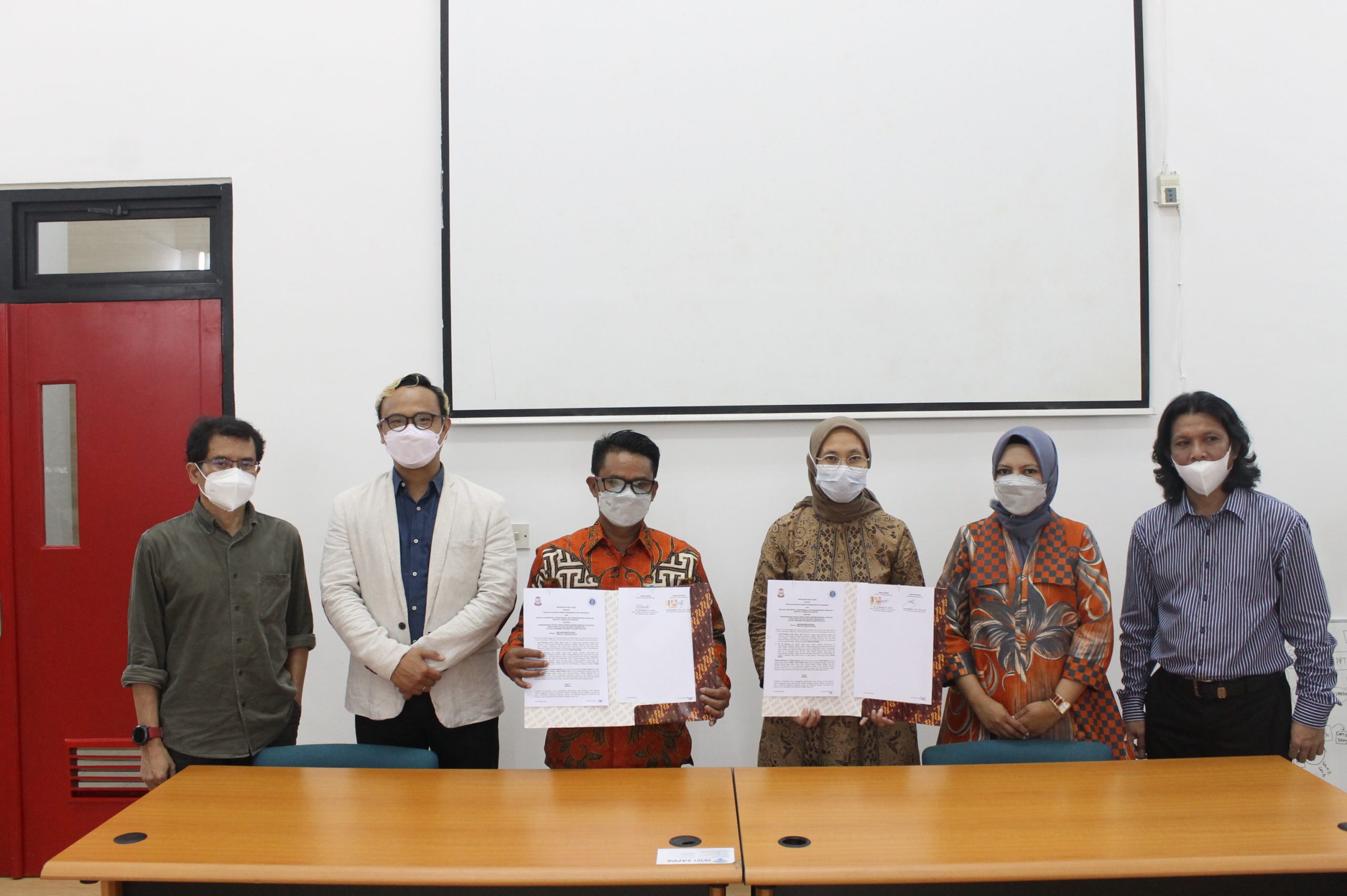 Penandatanganan Perjanjian Kerjasama antara SAPPK ITB dengan Dinas Ketahanan Pangan Pemkot Makassar