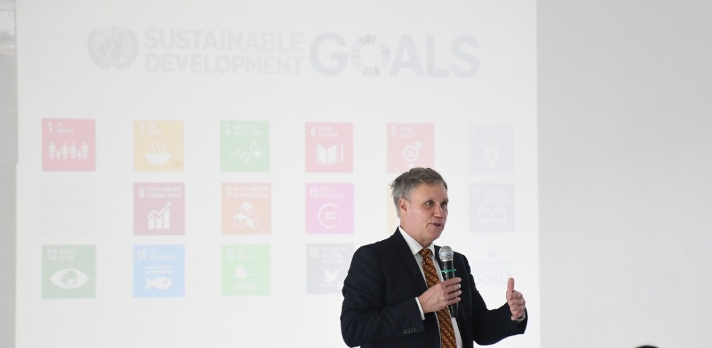 Kuliah Tamu: The Challenges of Achieving Sustainable Development Goals in Southeast Asia dari Professor Ronald L. Holzhacker, Department of Planning and Environment, Faculty of Spatial Sciences, University of Groningen