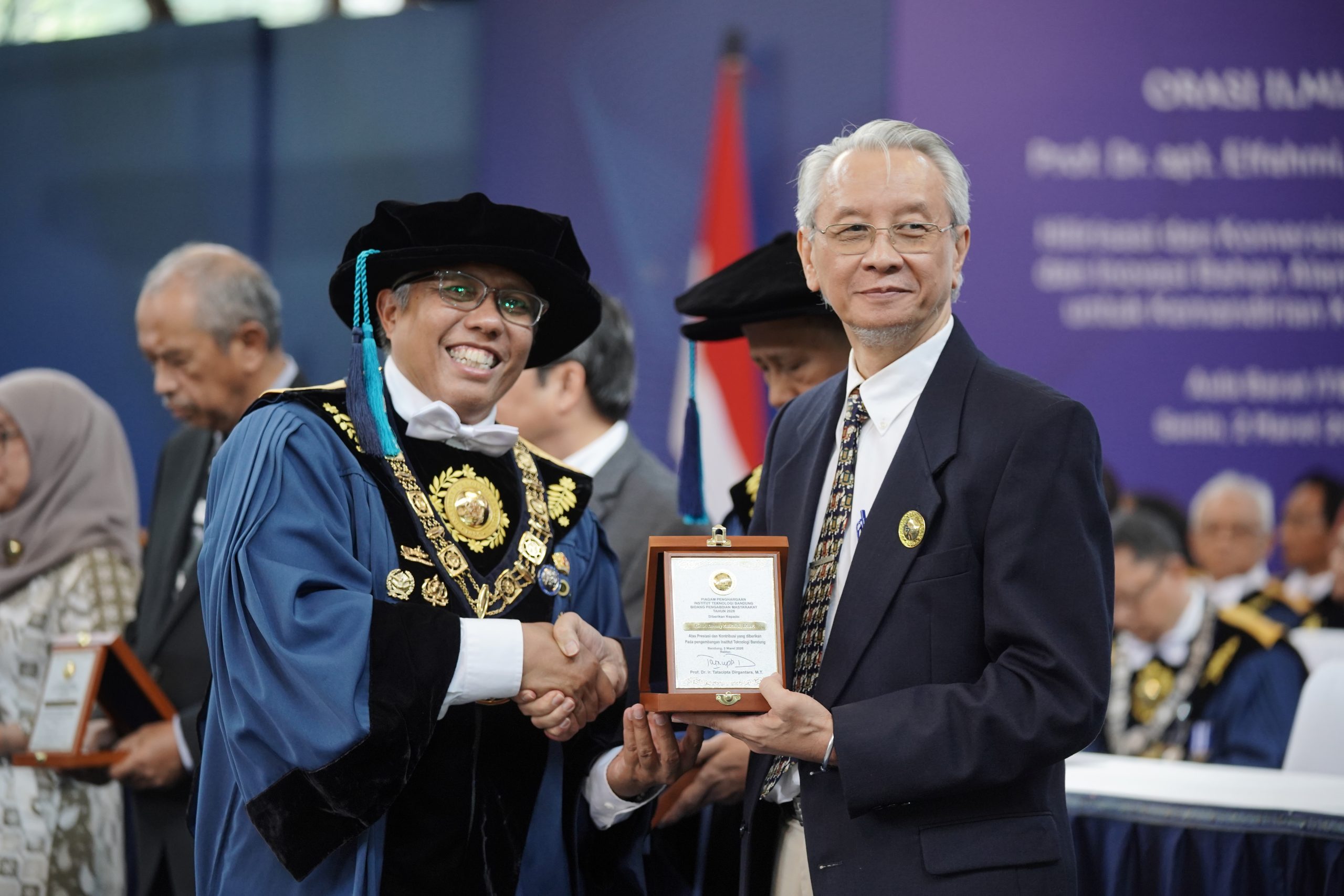 Dosen SAPPK ITB Raih Penghargaan pada Dies Natalis ke-67 ITB