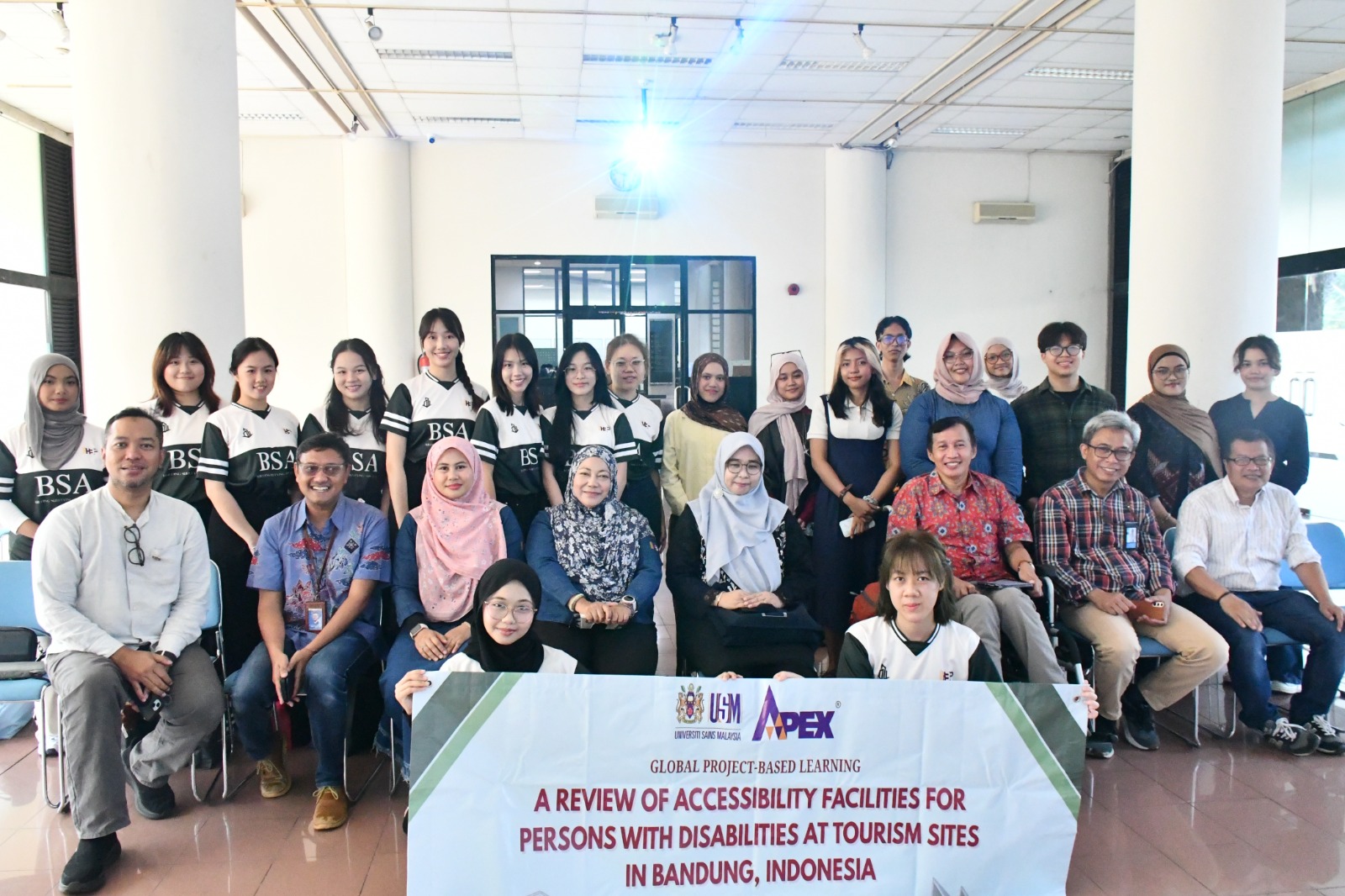 Program Kolaborasi Internasional ITB dan USM “Global Project-Based Learning on A Review of Accessibility Facilities for Persons with Disabilities at Tourism Sites in Bandung”